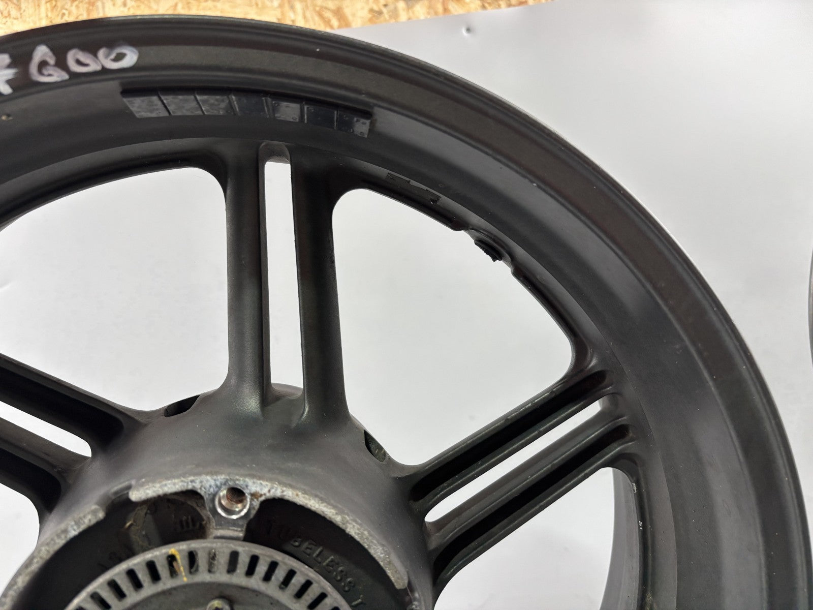 Honda CBF 600 S PC38 Hinterradfelge Felge Rim Rad hinten back Reifen