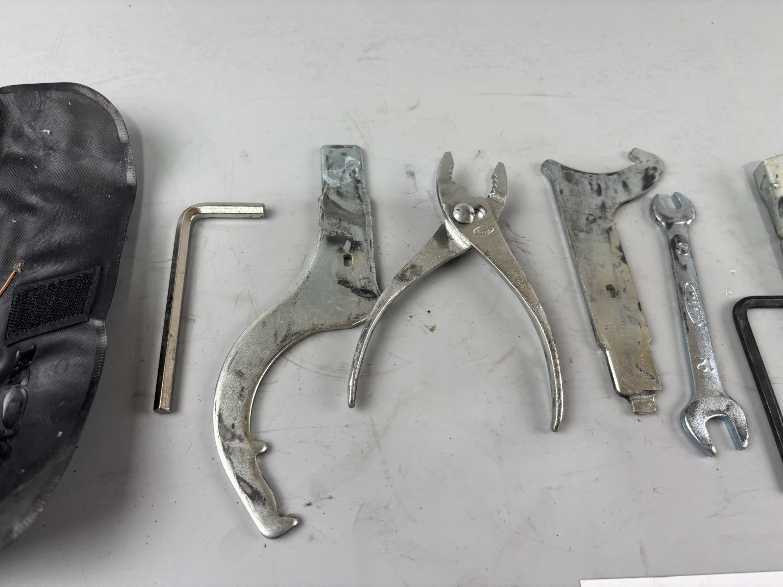 Honda VFR800 RC46/2 VTEC Bordwerkzeug Tools Werkzeugbox