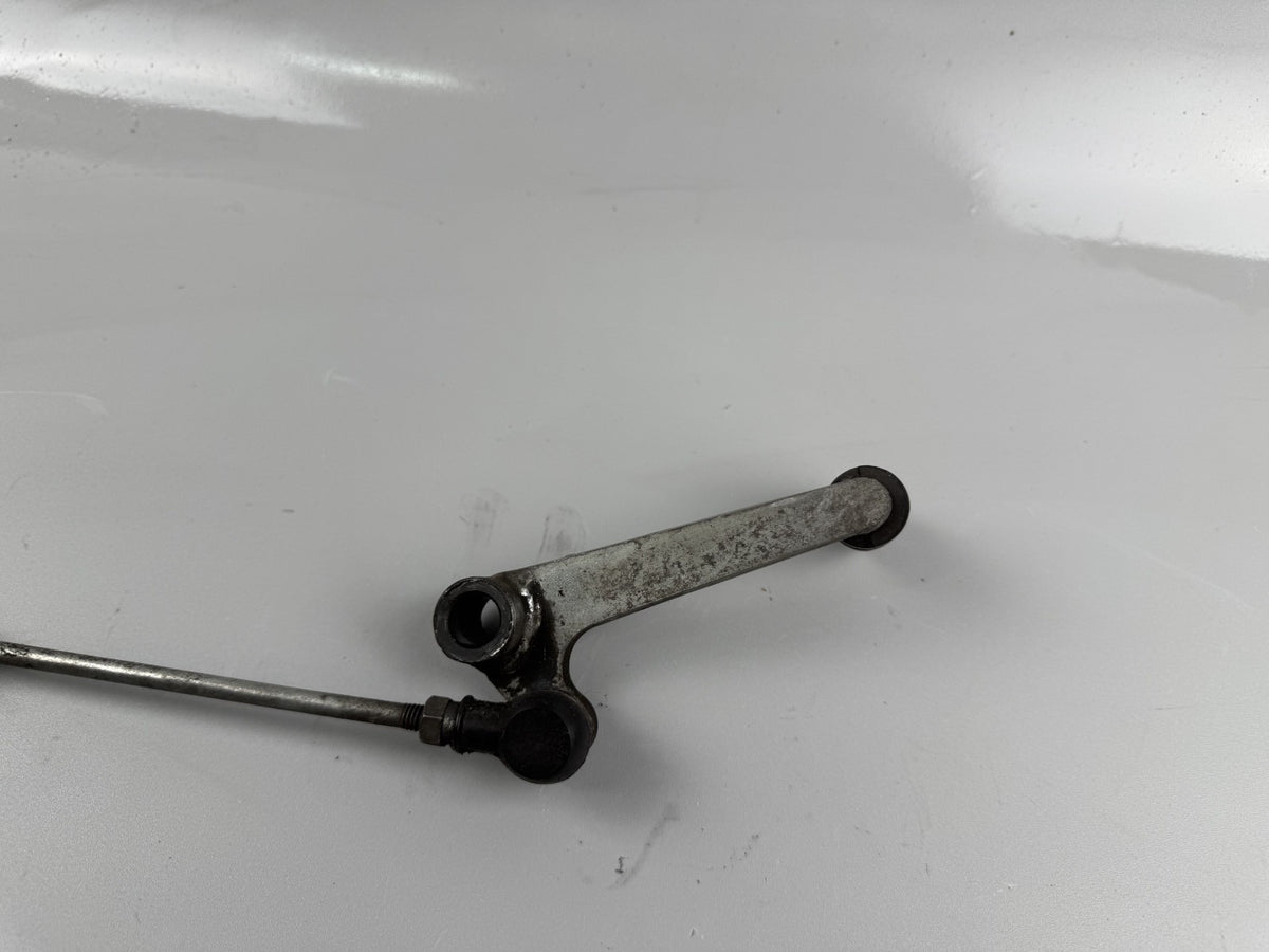 Suzuki GSX 750 AE Inazuma Schaltgestänge Schaltpedal Switch Motor Engine