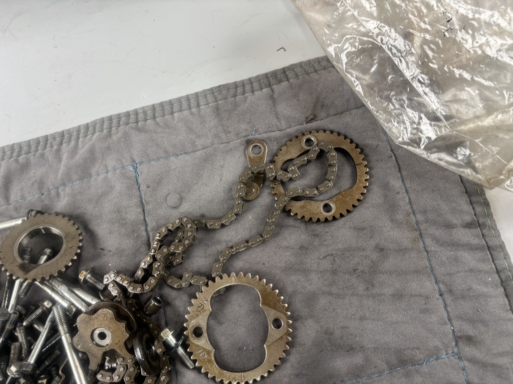 Honda Transalp XL 600 V PD06 Screws Schrauben Reste Zahnräder