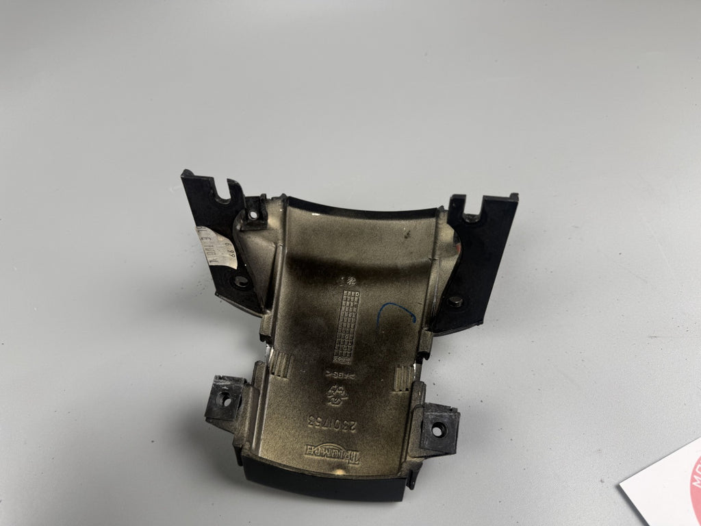 Triumph Sprint 955i ST T695 Heckverkleidung mitte Teil Verkleidung Deckel Cov