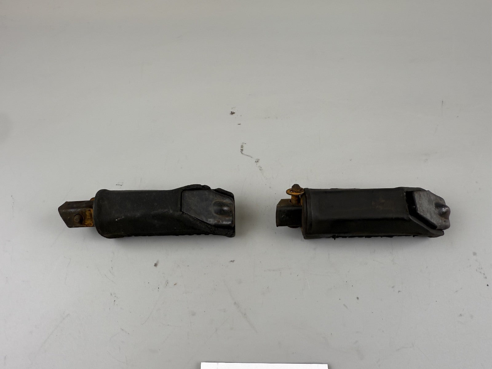 Suzuki GS500E GM51B Fußrasten hinten back Hangers Footpads