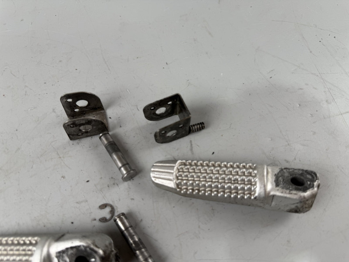 BMW K 1200 S K40 Soziusfußrasten Beifahrer Fußraste Step Hanger Foot