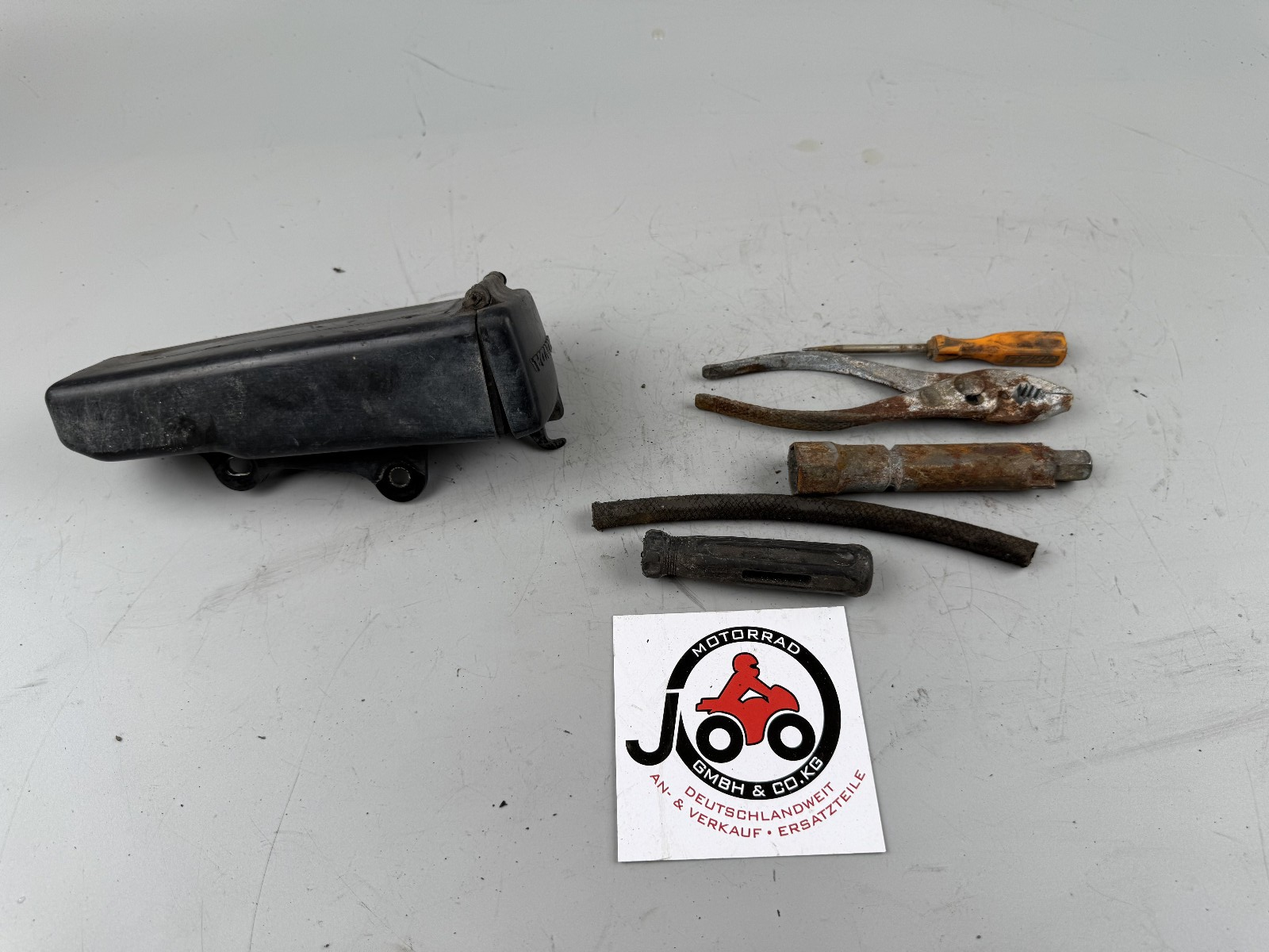 Honda XL350 R ND03 Bordwerkzeug Tools Staufach