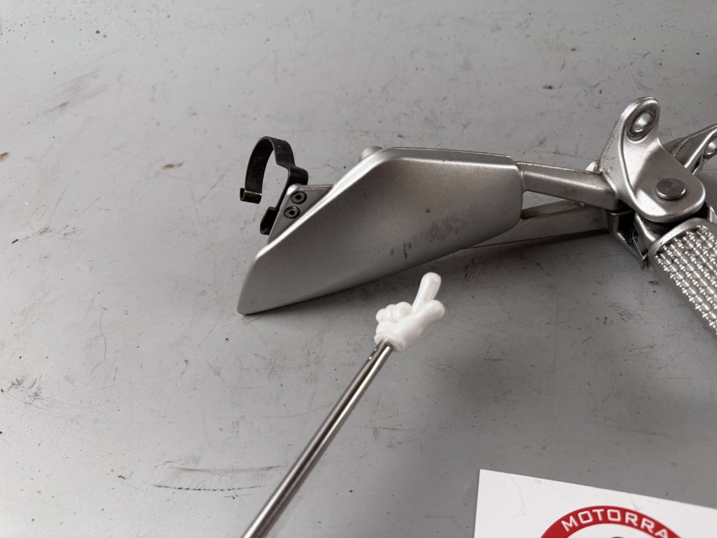 BMW K 1200 S K40 Fußraste vorn rechts Foot Step Hangers Fußrastenanlage right