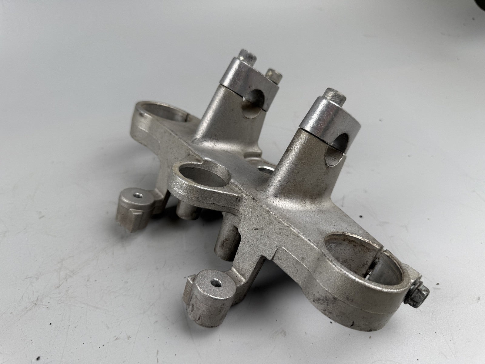 Suzuki GSX750 AE Inazuma Gabelbrücke Bridge Halterung Holder Lenker Handlebar