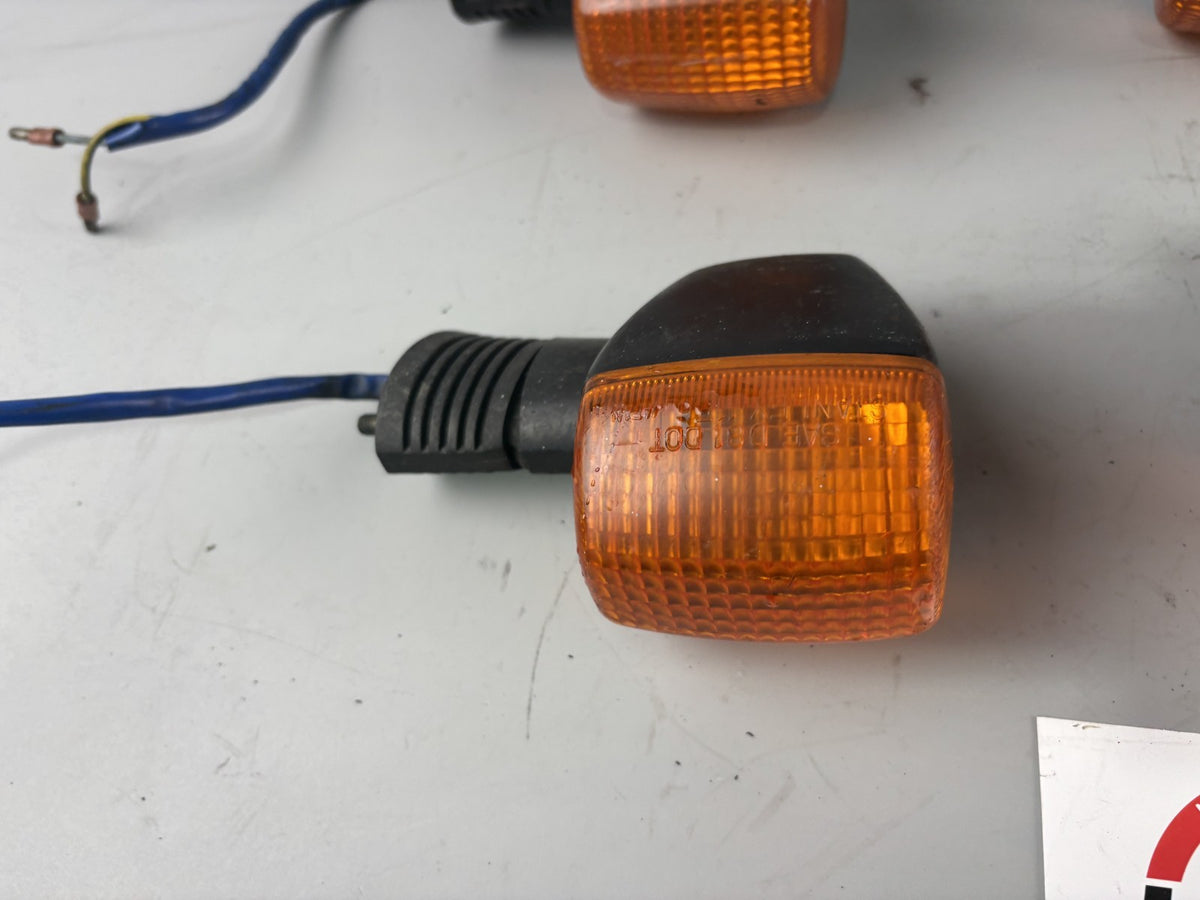 Honda VF 750 F RC15 Blinkerpaar Blinkerset Blinker Turn Signal