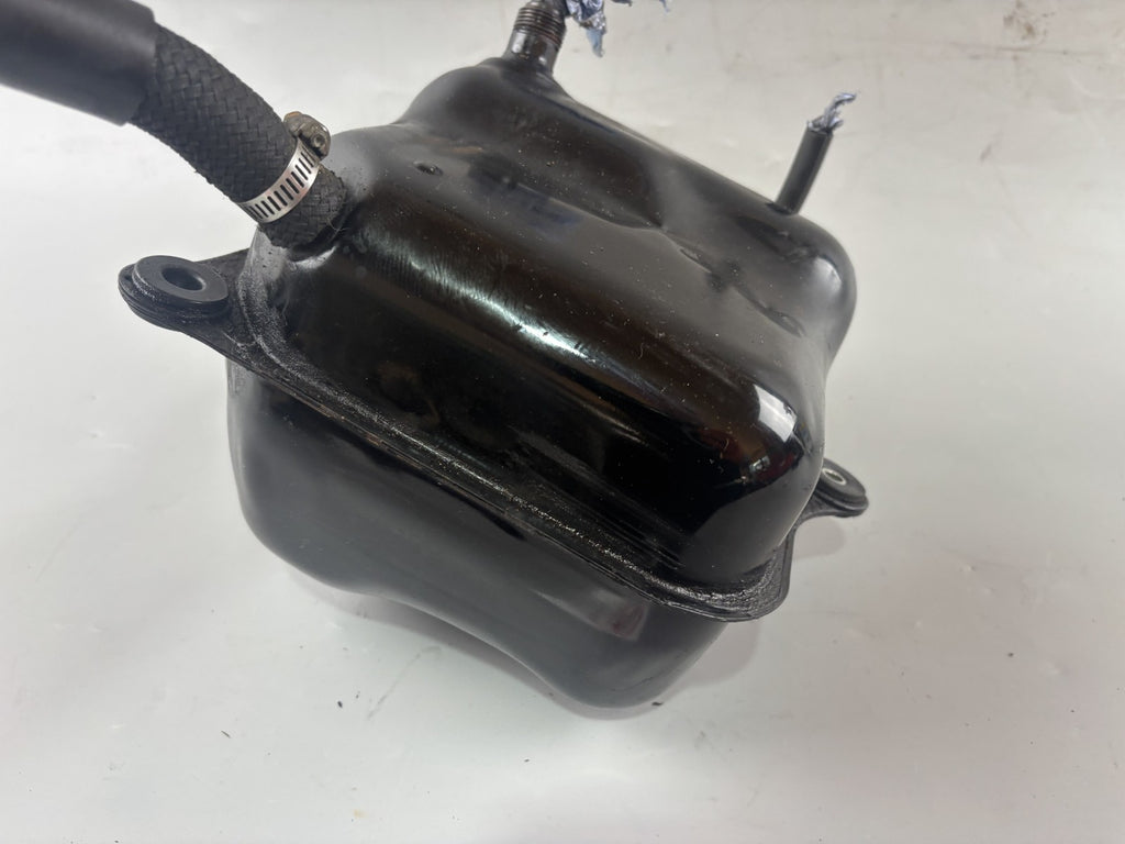 Yamaha TDM 850 3VD Öltank Ölbehälter Tank Motoröltank oilWird