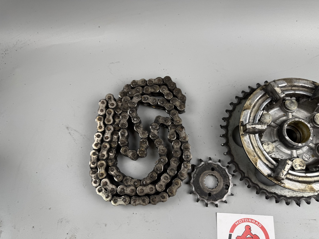 Suzuki GSX 750 AE Inazuma Kettensatz Chain Ritzel Kettenrad Antrieb Kettenkit