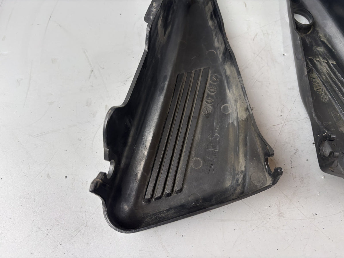 Yamaha FZS600 Fazer RJ02 Seitendeckel Seitenteil Luftftilerkasten Cover Deckel