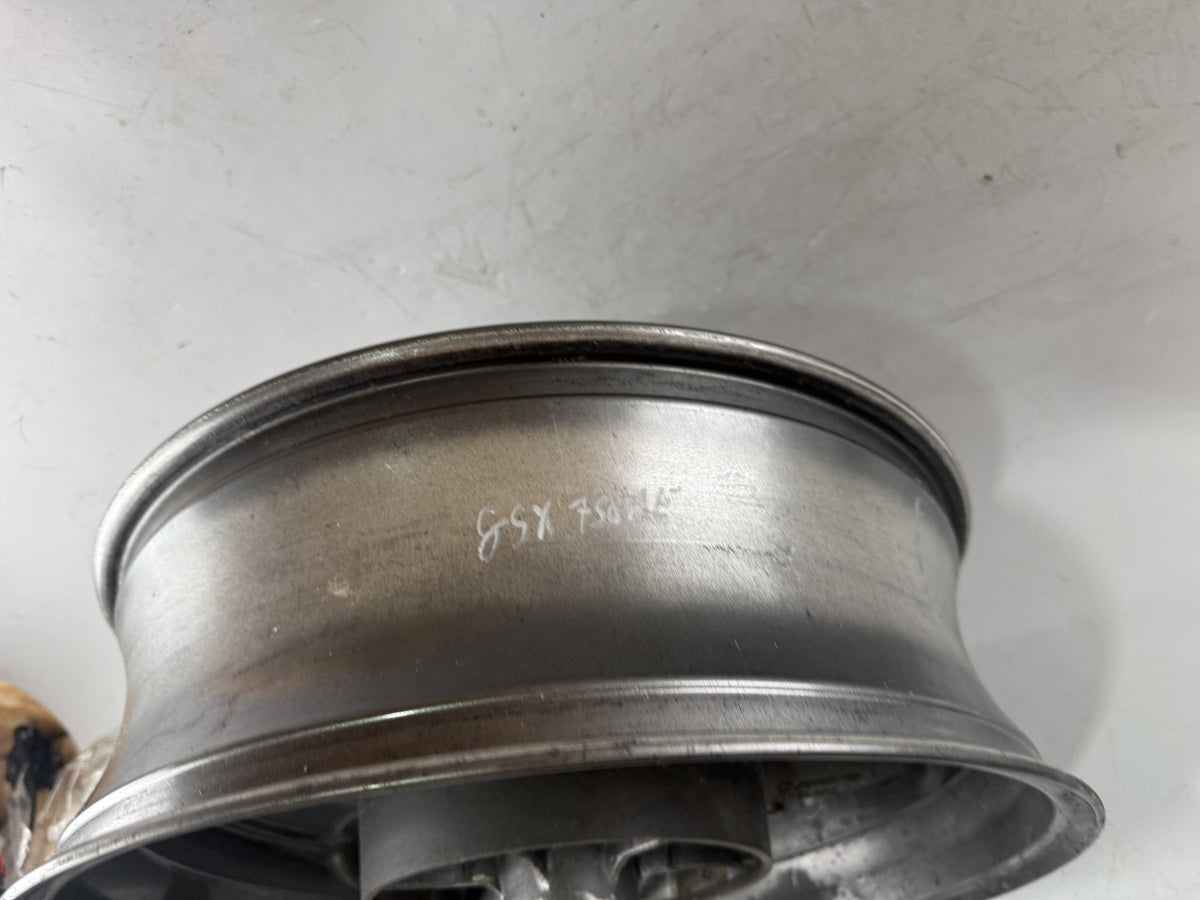 Suzuki GSX 750 AE Inazuma Hinterradfelge Wheel Felge hinten back Rad RIM