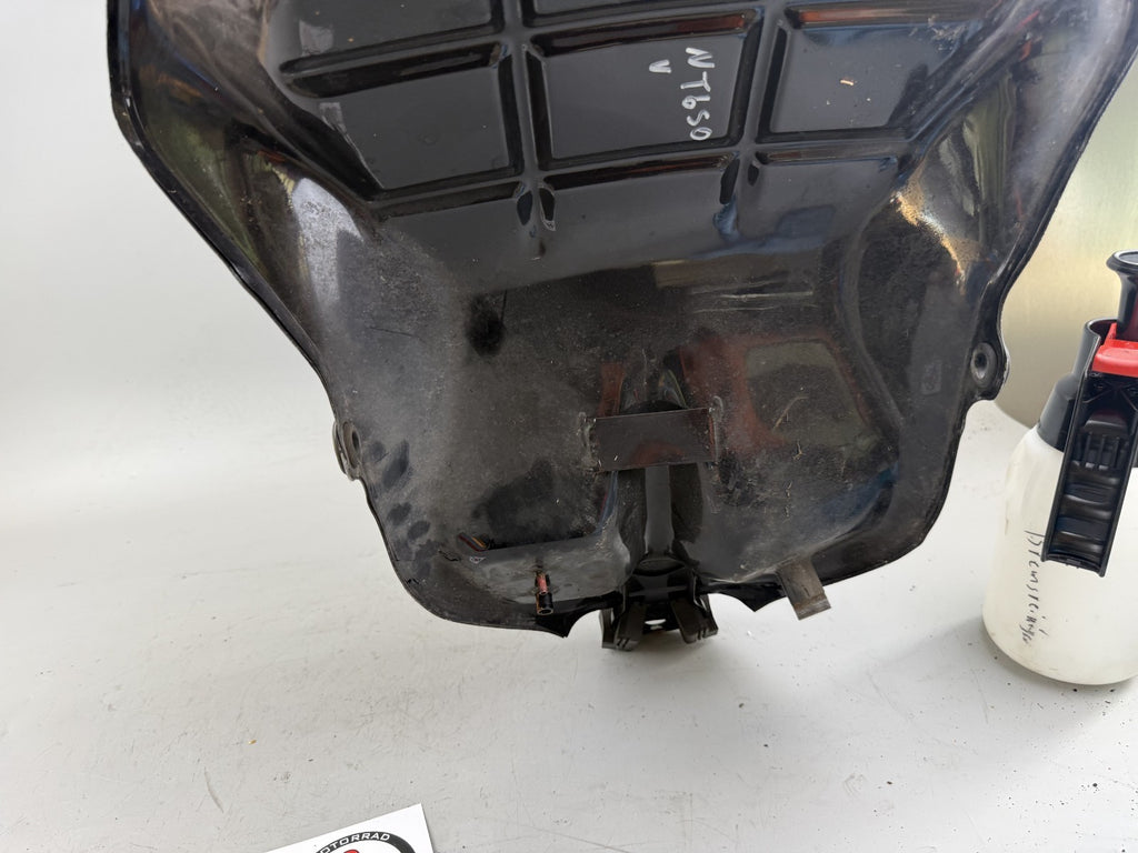 Honda NT650V Deauville RC47 Tank Benzintank Kraftstofftank Gas Gasoline