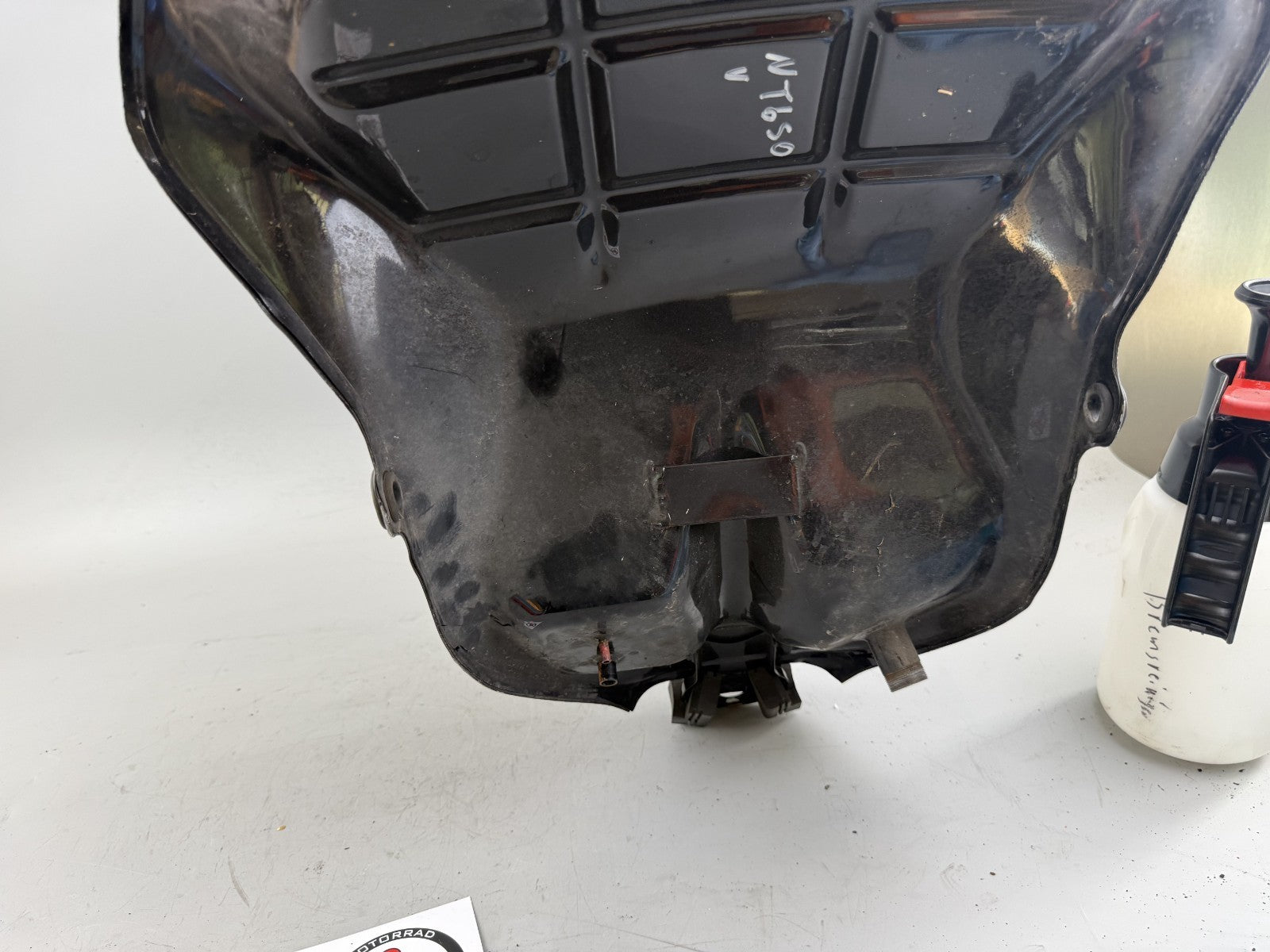 Honda NT650V Deauville RC47 Tank Benzintank Kraftstofftank Gas Gasoline