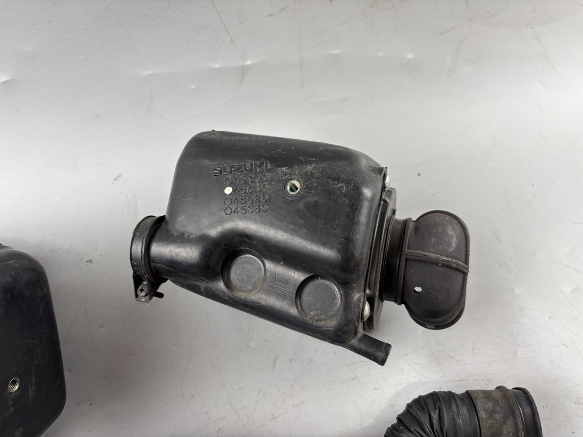 Suzuki VX 800 VS51B Airbox Luftfilterkasten Ansaugung Motor Engine