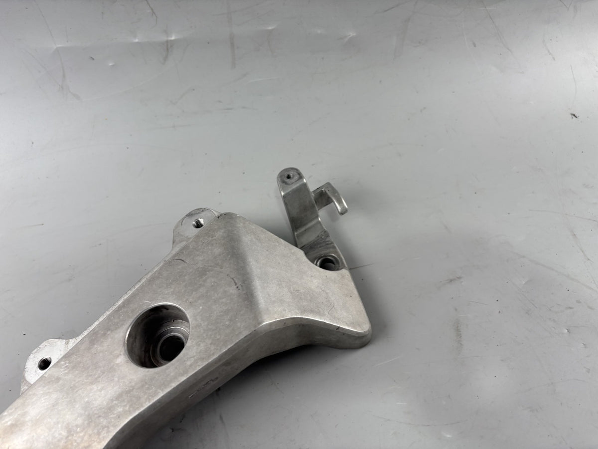 Honda CB 600 F Hornet PC34 Schwinge Drehzapfen Halterung rechts Holder Swing