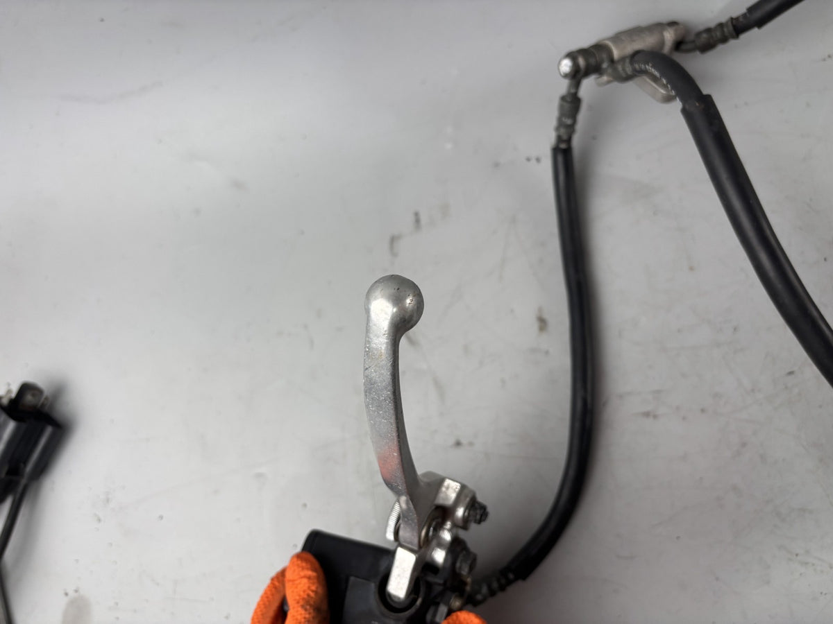 Suzuki GSX 750 AE Inazuma Bremse Bremsanlage Brake Sattel Pumpe vorn front