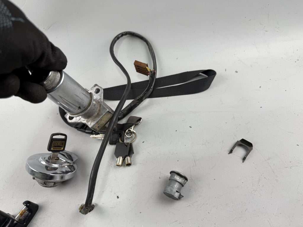 Honda CMX450 Rebell PC17 Schlosssatz Key Lock Zündschloss Tankschloss Sitzbank