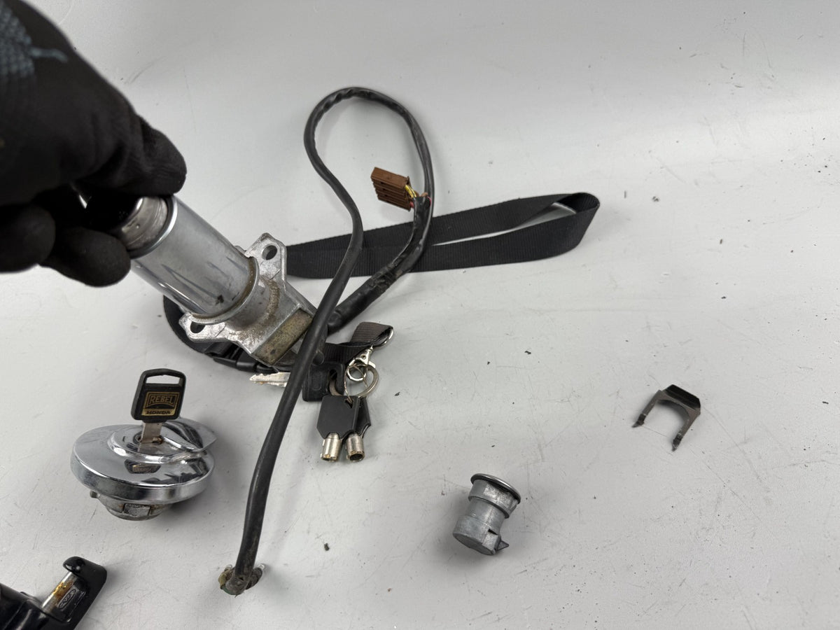 Honda CMX450 Rebell PC17 Schlosssatz Key Lock Zündschloss Tankschloss Sitzbank