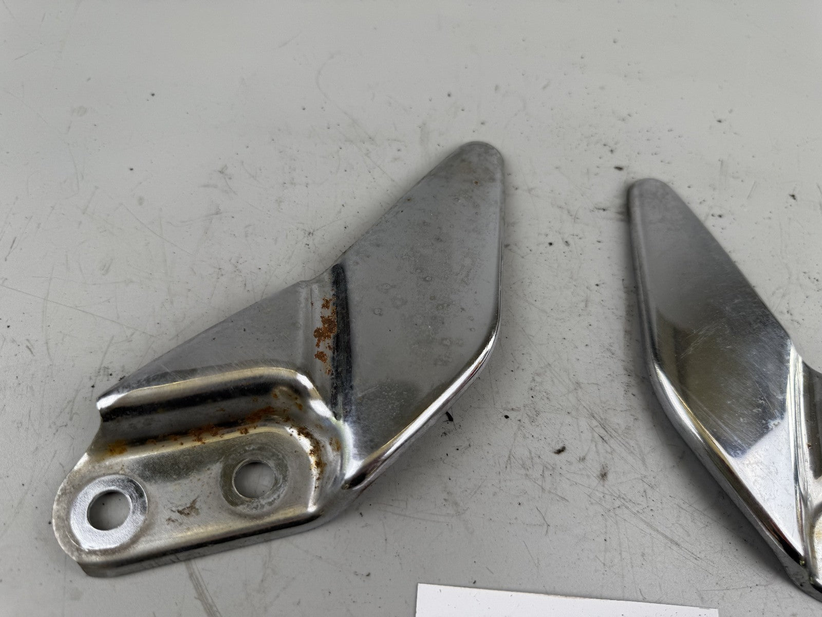 Suzuki GSX750 AE Inazuma Fußrasten Footsteps vorne Front Hangers Chrome Platten