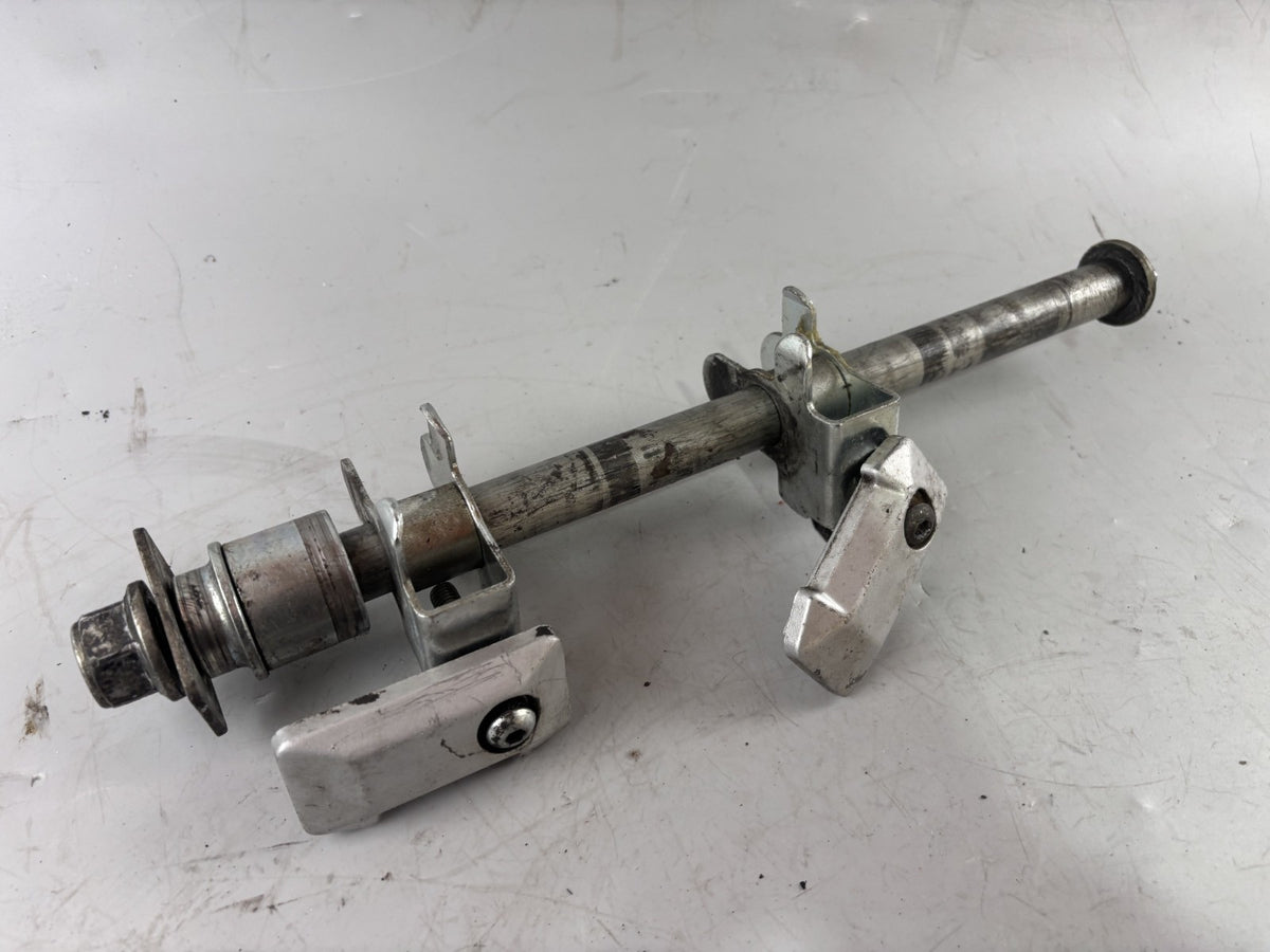 Suzuki GSX 750 AE Inazuma Achse Steckachse Kettenspanner