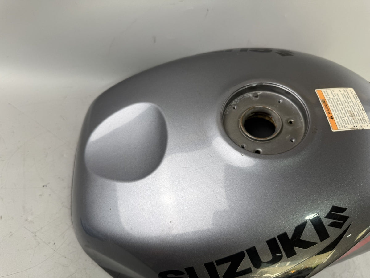 Suzuki GSX-R 600 SRAD AD 97-00 Tank Benzintank Fuel Gas Gasoline Kraftstoff