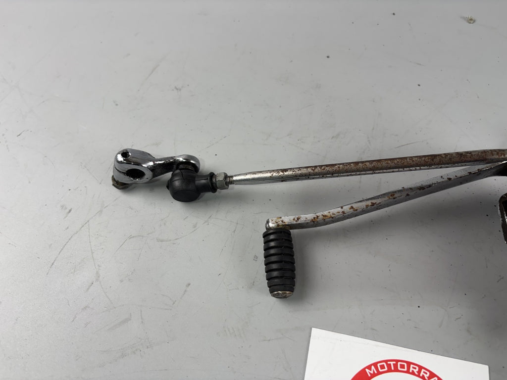 Honda VF 750 F RC15 Schaltung Fußraste Schaltgestänge Switch Step Hanger