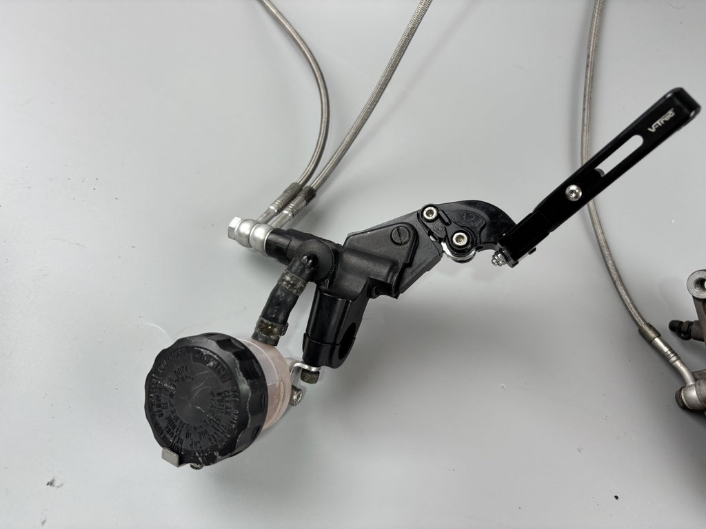 Kawasaki ZX6R ZX636 A 2002 Bremsanlage Bremse Brake Sattel Pumpe vorne front