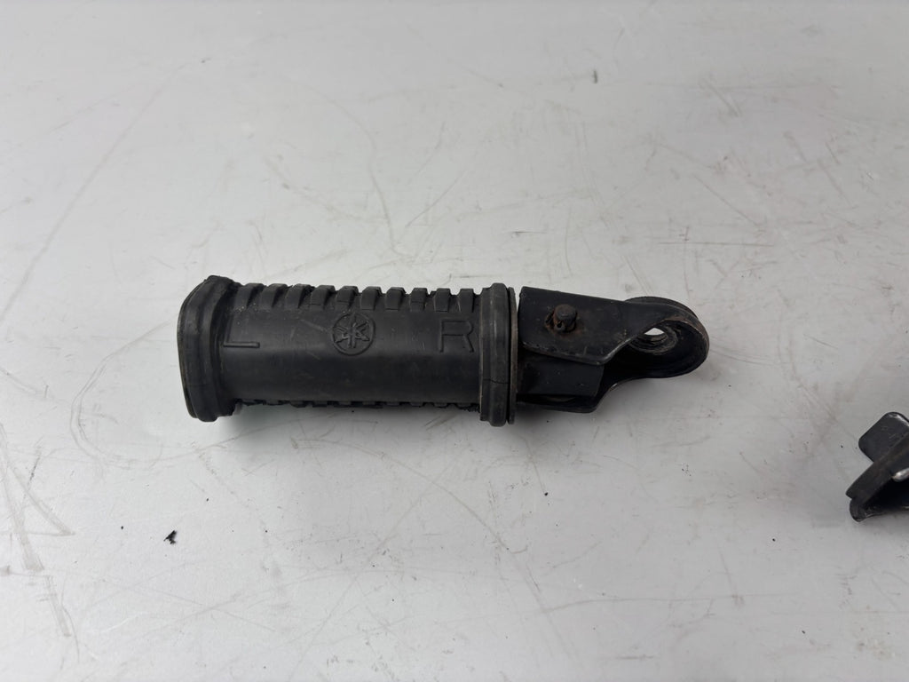 Yamaha XS400 2A2 Soziusfußraste back hinten Hanger Step Fußraste