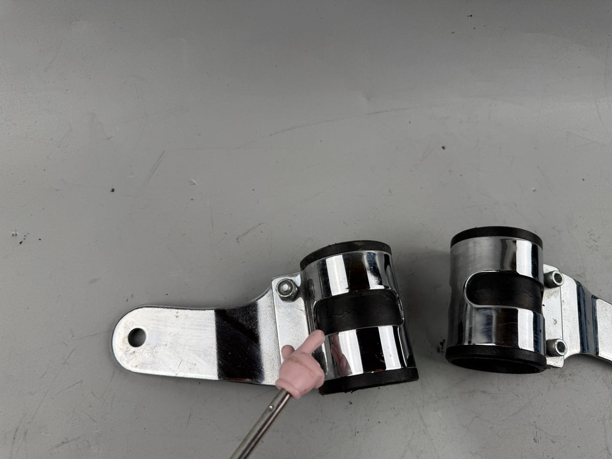 Suzuki GSX 750 AE Inazuma Blinkerhalter Scheinwerferhalter Holder Gabel