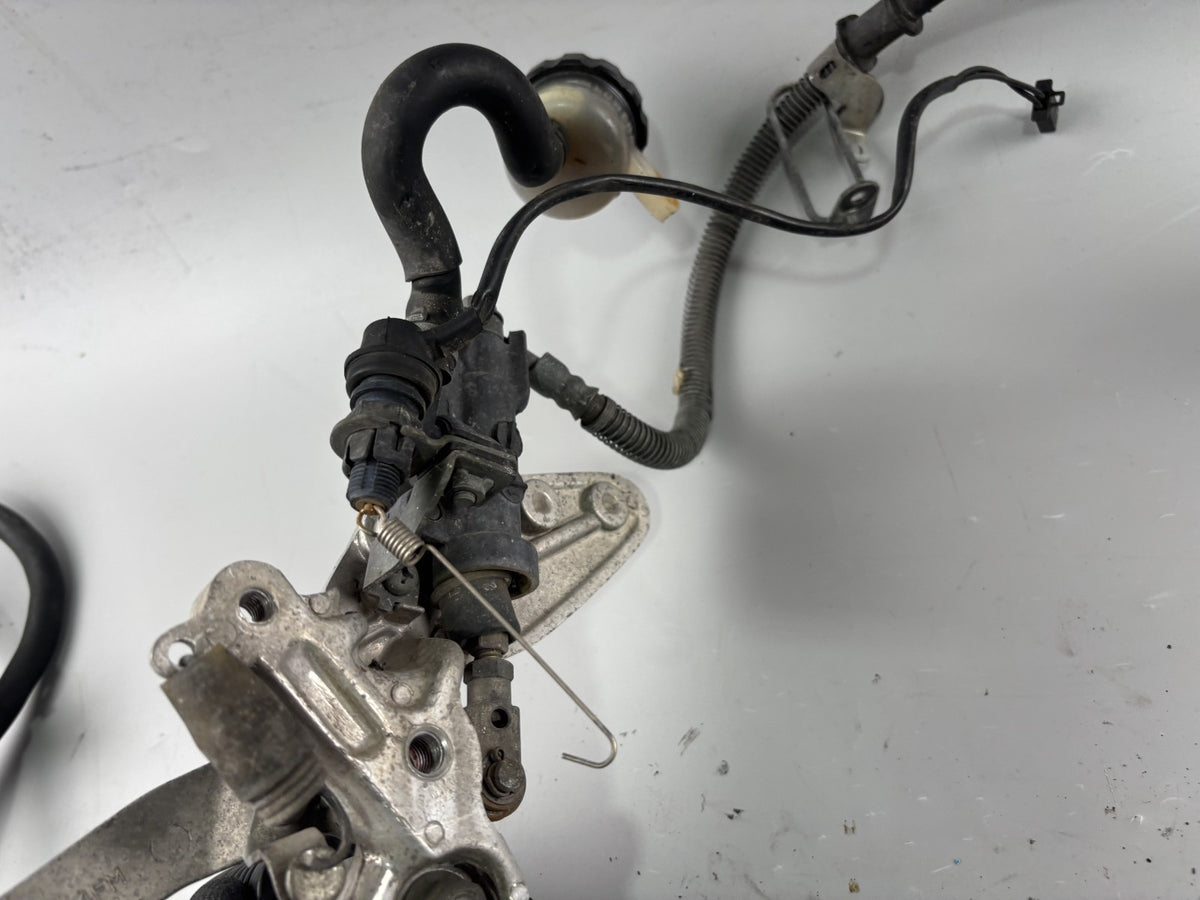 Yamaha YZF 1000 R Thunderace Bremsanlage Bremse Brake Sattel Pumpe hinten back