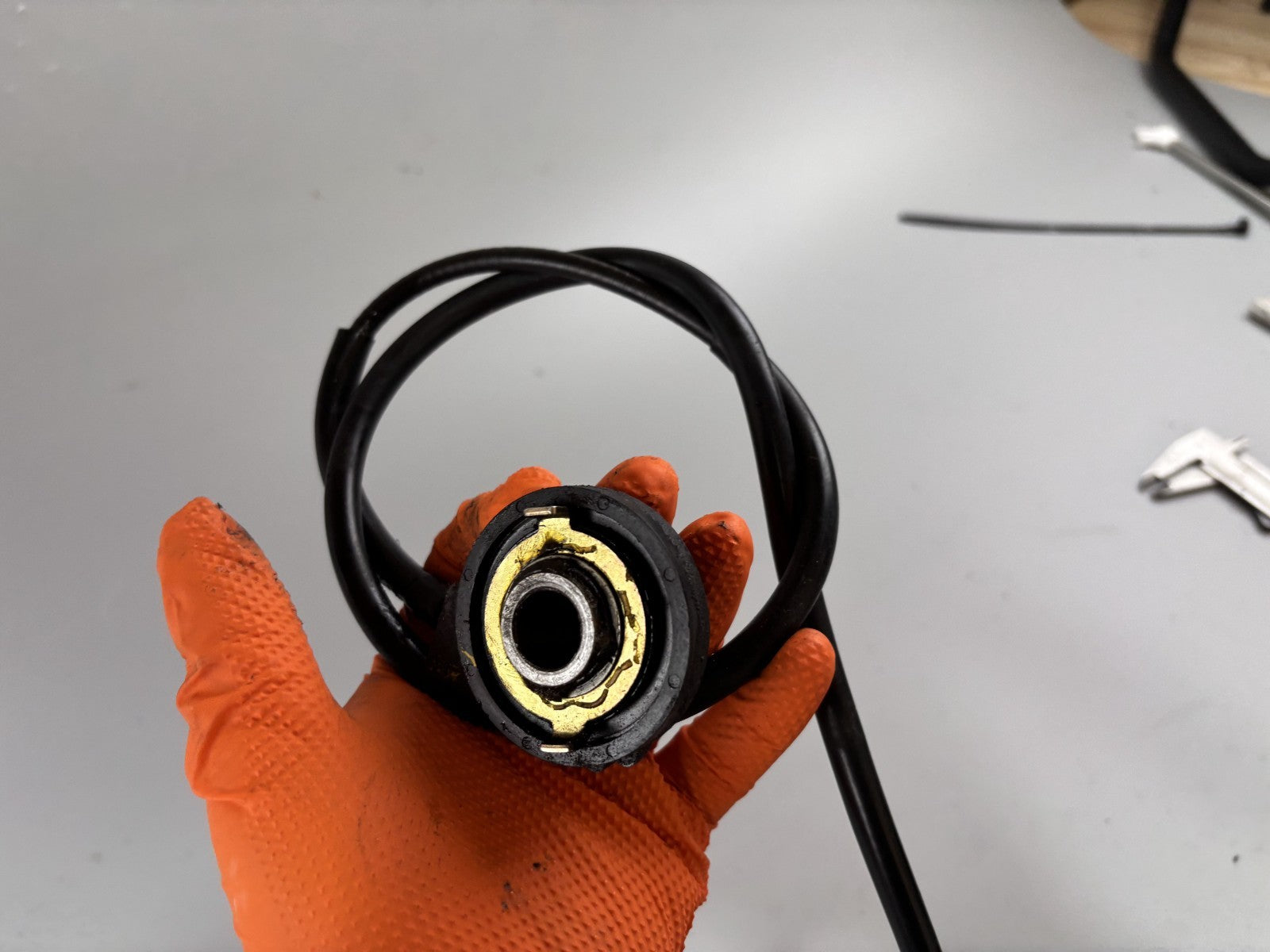 Suzuki GS 500 EU GM51B Tachoschnecke Tachoantrieb Speedometer