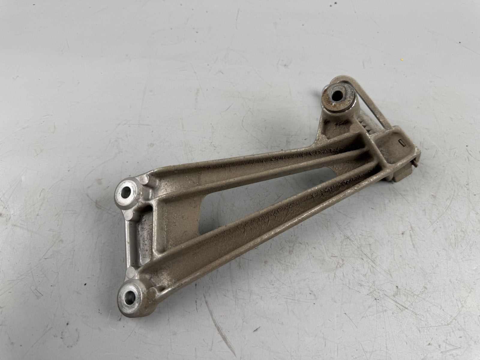 Honda VFR750 F RC36/1 Fußraste hinten rechts Foot Step Hangers back right