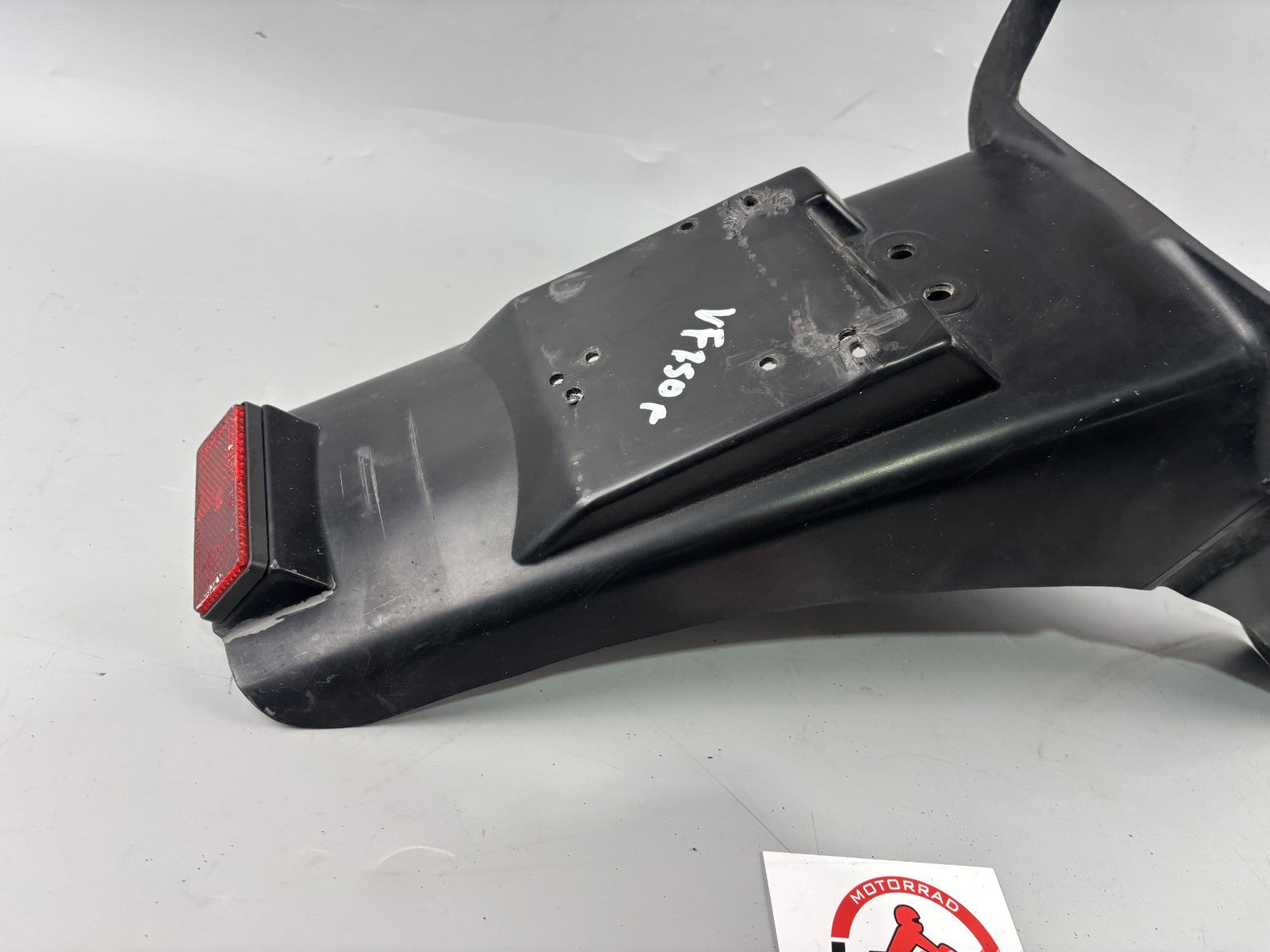 Honda VF 750 F RC15 Radlauf Kennzeichenhalter Heck Fender Spritzschutz