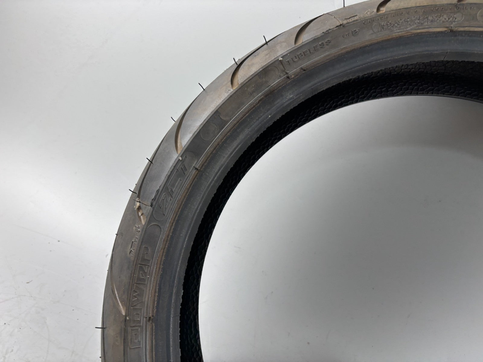 Motorrad Reifen Wheel 120/60 ZR17 Michelin Pilot 12/2022 DOT 5mm