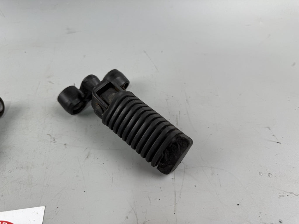 Kawasaki Z 750 GT KZ750P Fußrastenanlage sozius Fußraste Foot Hangers Beifahrer