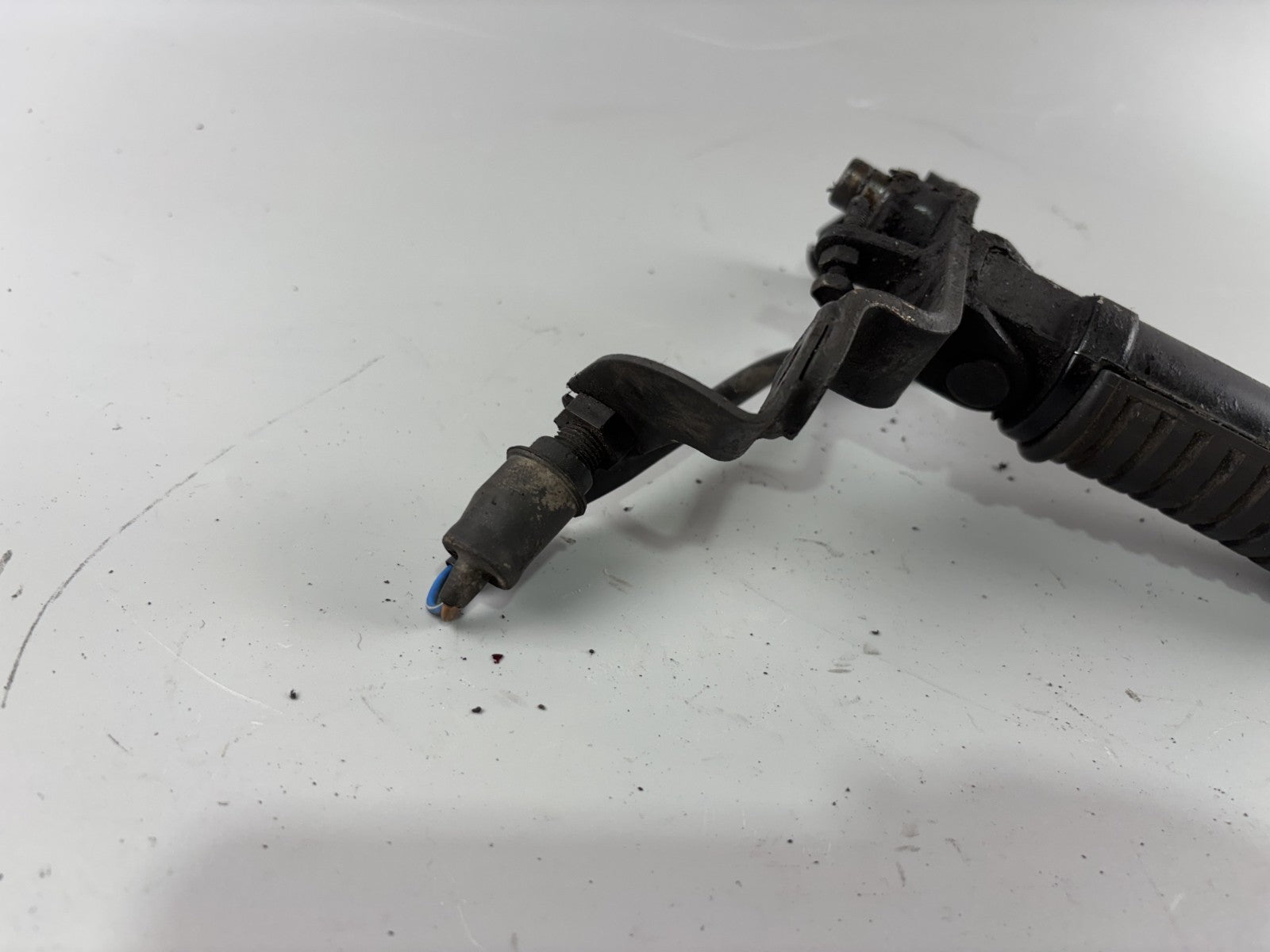 Kawasaki BN125A EL125 Eliminator Fußraste Hangers Foot Step vorn links left