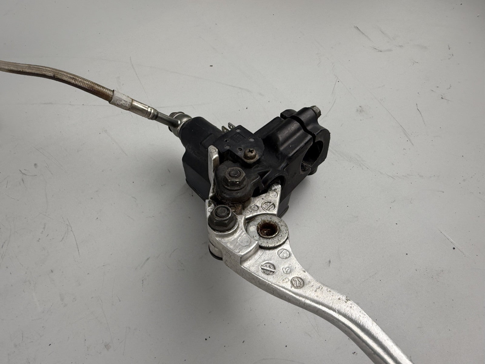 Suzuki GSX750 AE Inazuma Bremse Bremsanlage Brake Sattel Pumpe vorn front