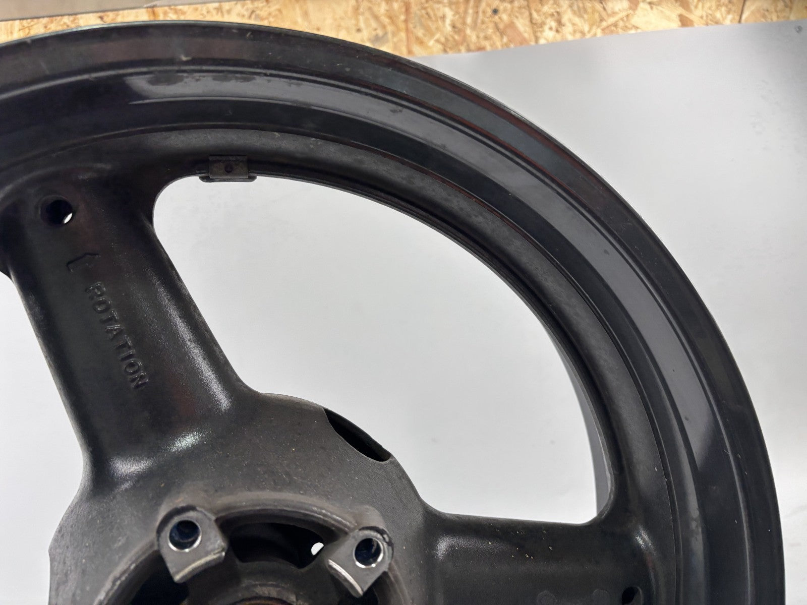 Suzuki GSX 750 F AK11 Hinterradfelge Felge Rim Rad hinten back Reifen