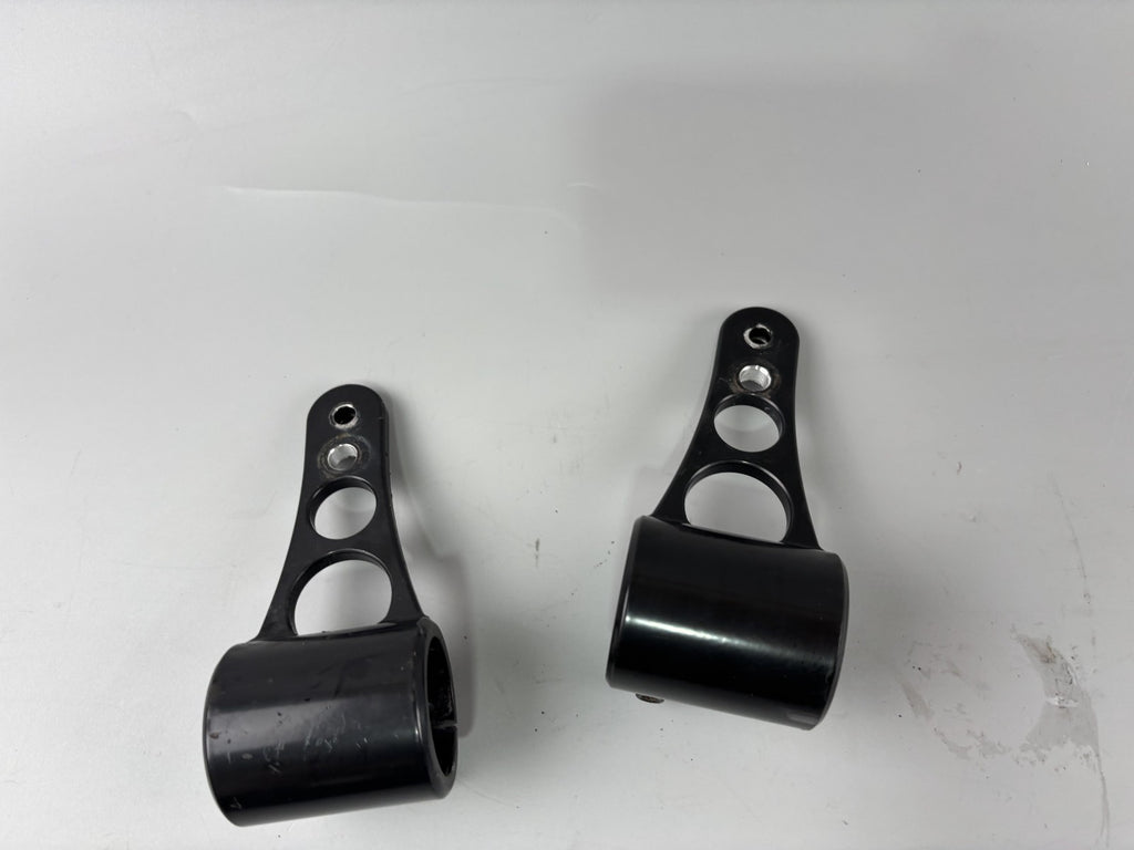 Yamaha FZS600 Fazer RJ02 Scheinwerferhalter Holder Blinkerhalter front vorne