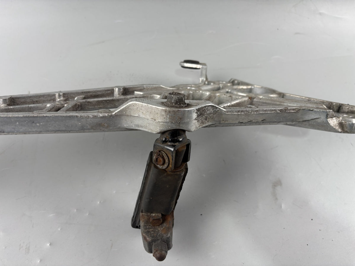 Honda CB450S PC17 Fußrastenträger Fußrastenhalter links Fußrastenanlage left
