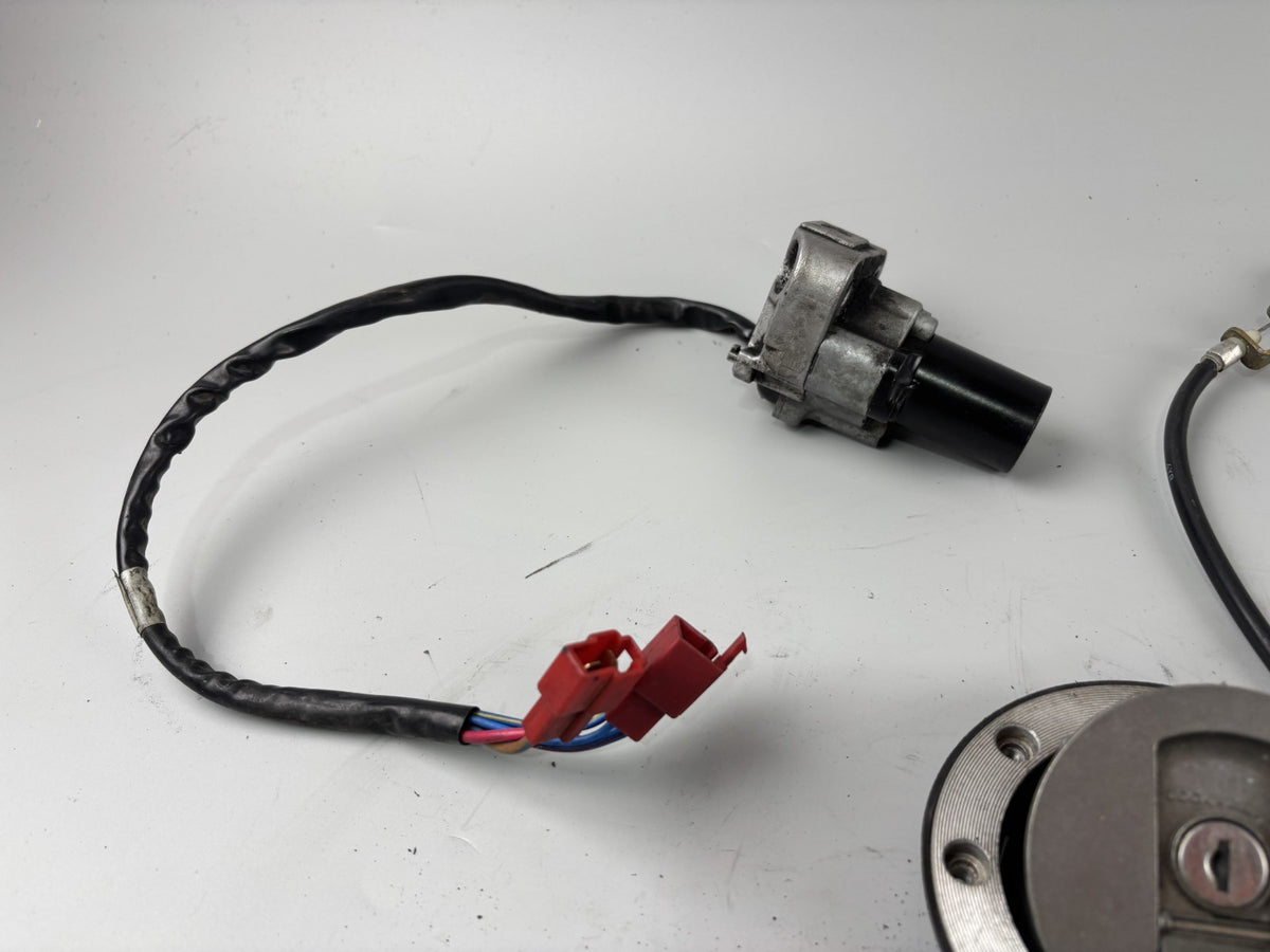 Yamaha FZS600 Fazer RJ02 Schlosssatz Key Lock Zündschloss Tankschloss Sitz Seat