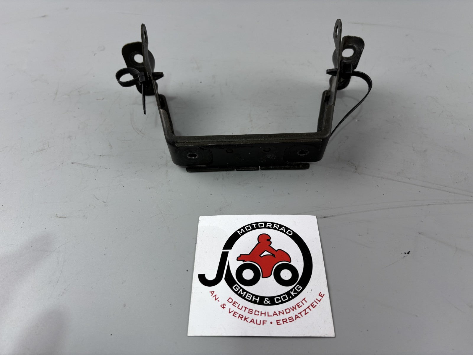 Suzuki GSX 750 F AK11 Halterung Tankhalter Halter Kraftstofftank Befestigung