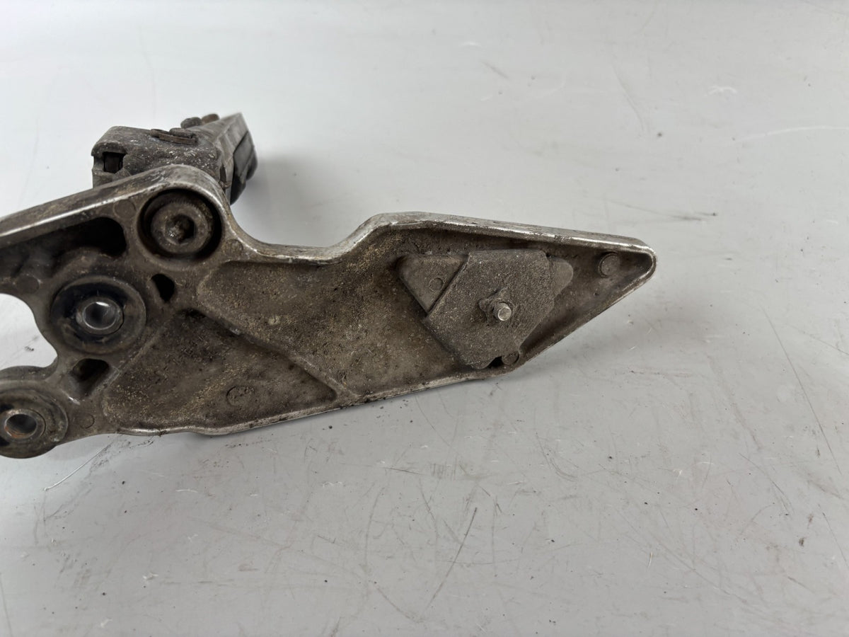 Suzuki GSX-R 1100 W GU75C Fussraste mit Halter links Fussrastenanlage Hangers