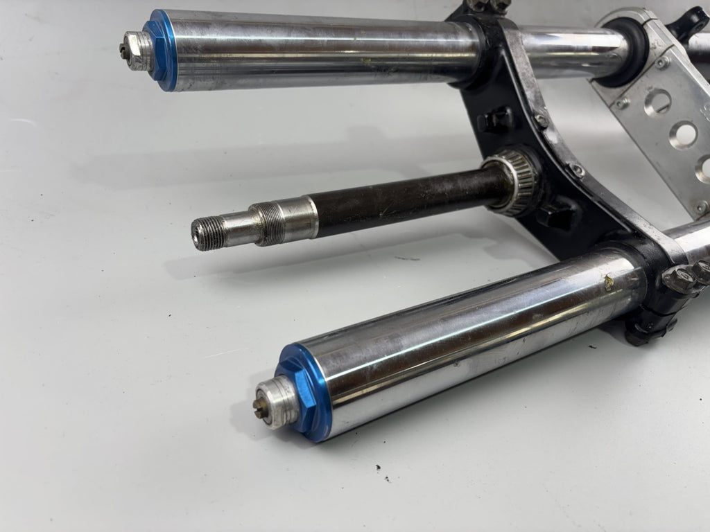 Kawasaki ZRX1100 ZRT10C Gabelbrücke Standrohr Tauchrohr Fork Absorber Shoks