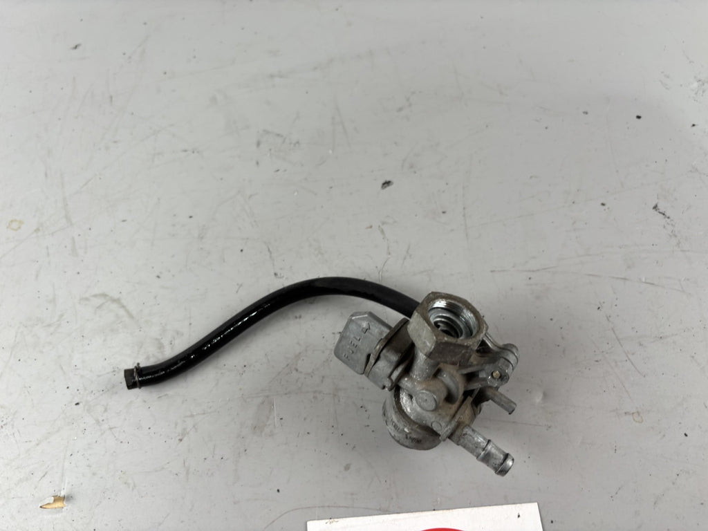 Honda CBX 650 E RC13 Benzinhahn Fuel Gas Ventil Kraftstoffhahn Treibstoff