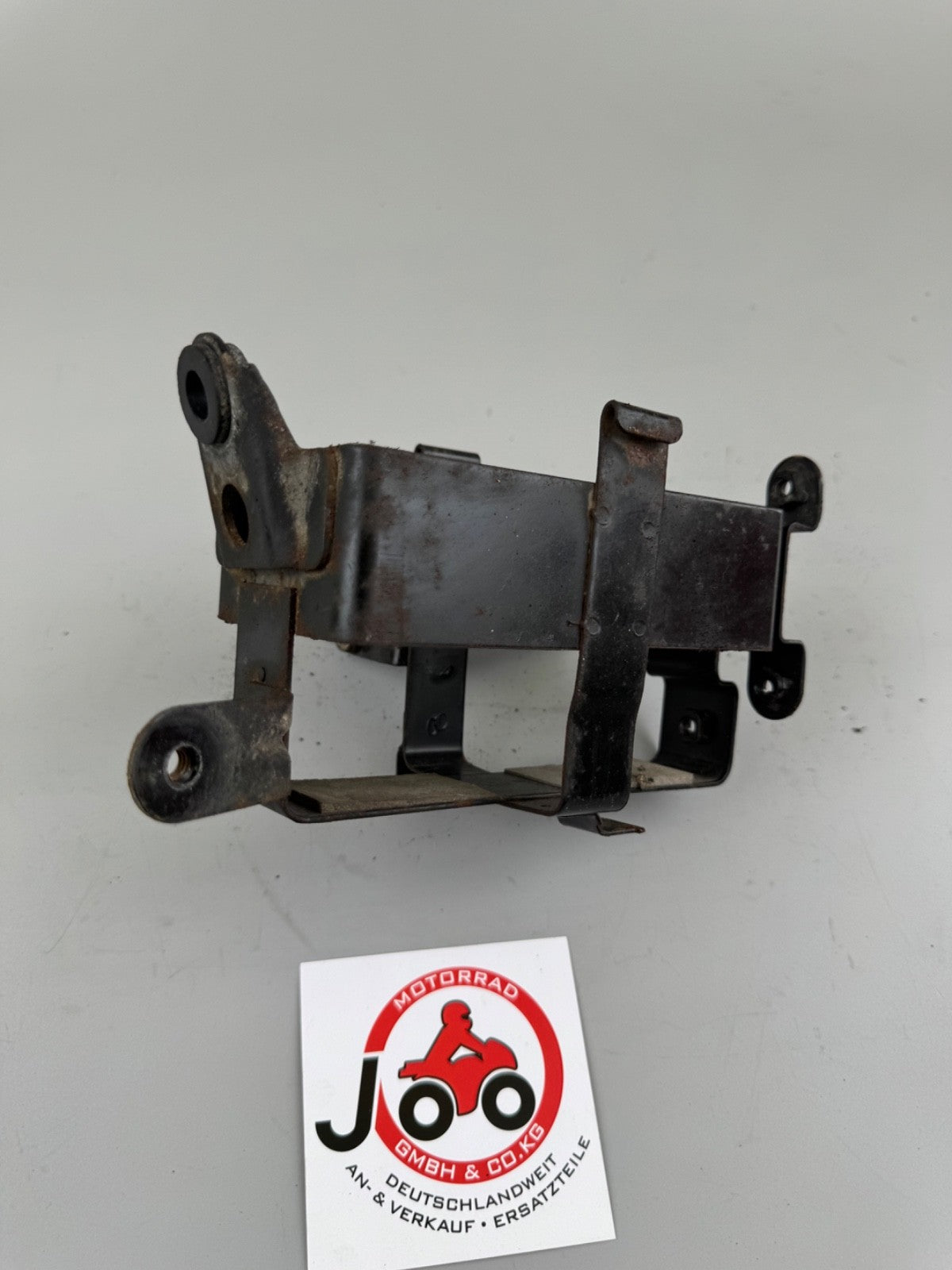 Suzuki DR 125 SF44A Batteriekasten Batteriefach Batterie Fach Kasten Halter