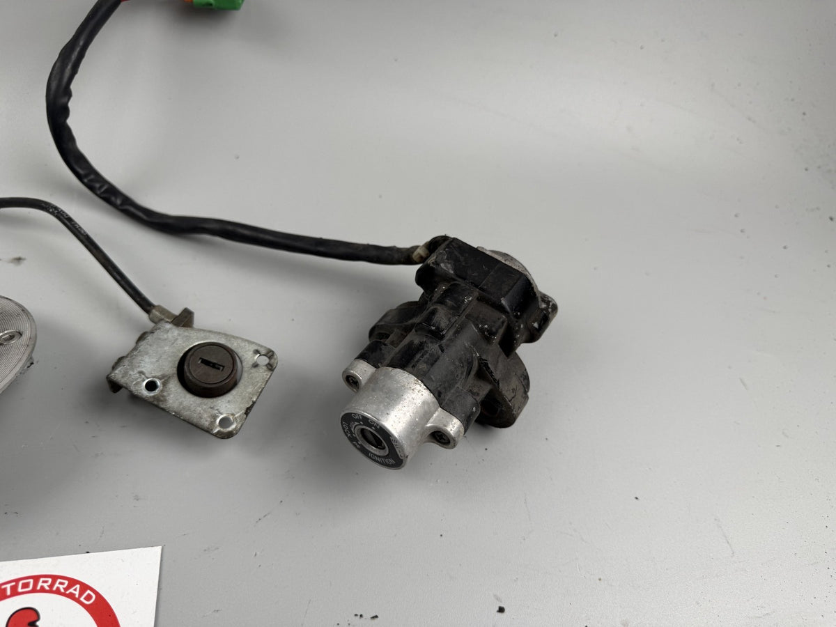 Suzuki GSX 750 AE Inazuma Schlosssatz Key Zündschloss Tankschloss Lock