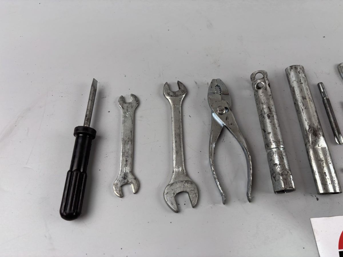 Yamaha FZS600 Fazer RJ02 Bordwerkzeug Tools
