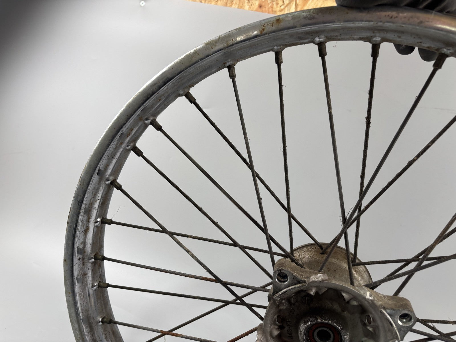 Suzuki DR 125 SF44A Vorderradfelge Felge Rim Rad vorne front Reifen Rad