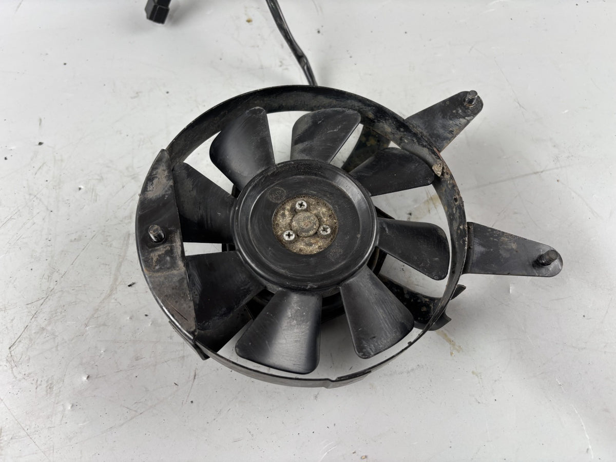 Yamaha FZS600 Fazer RJ02 Ventilator Lüfter Lüftung Kühler Cooler